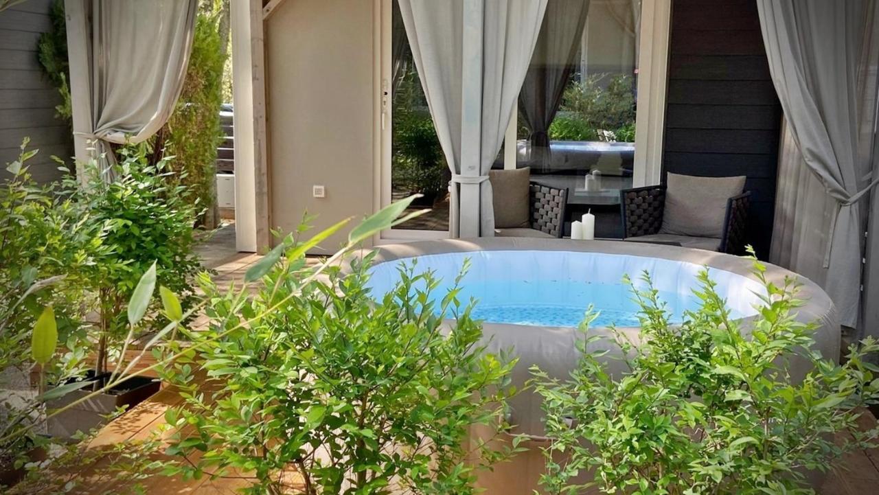 Boutique Mobile Homes Ulikarovinj (Adults Only) Exterior photo
