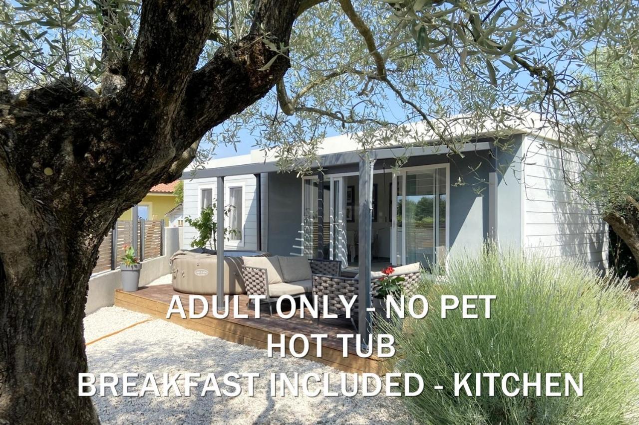 Boutique Mobile Homes Ulikarovinj (Adults Only) Exterior photo