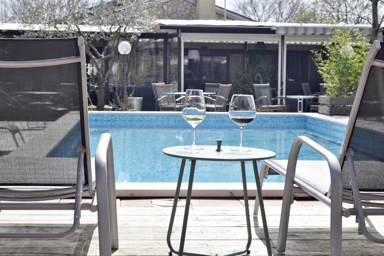 Boutique Mobile Homes Ulikarovinj (Adults Only) Exterior photo